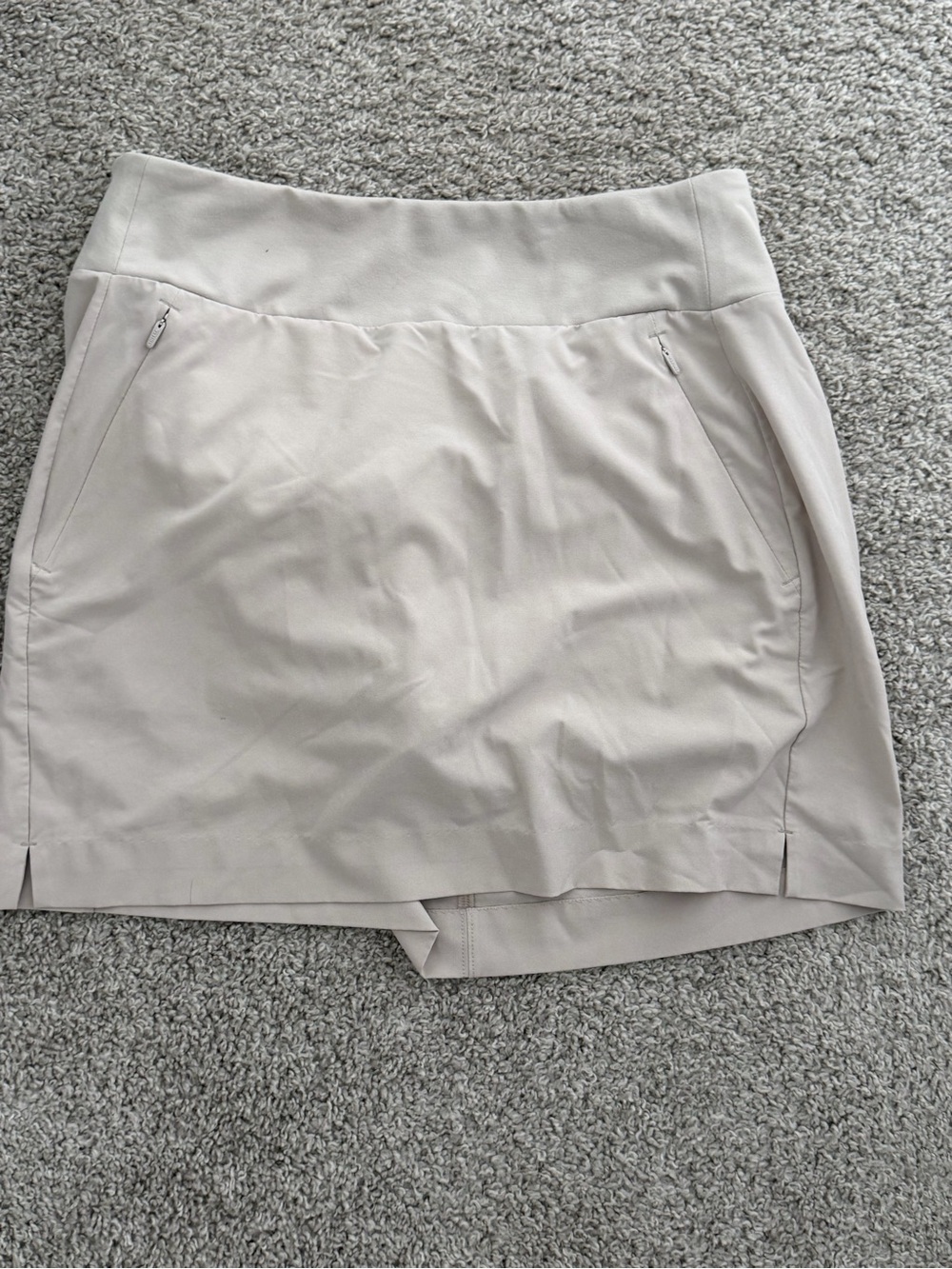 Athleta Light Cream Performance Skort with Zip Pockets